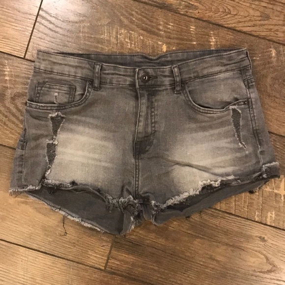 H&M Pants - Gray Distressed Shorts